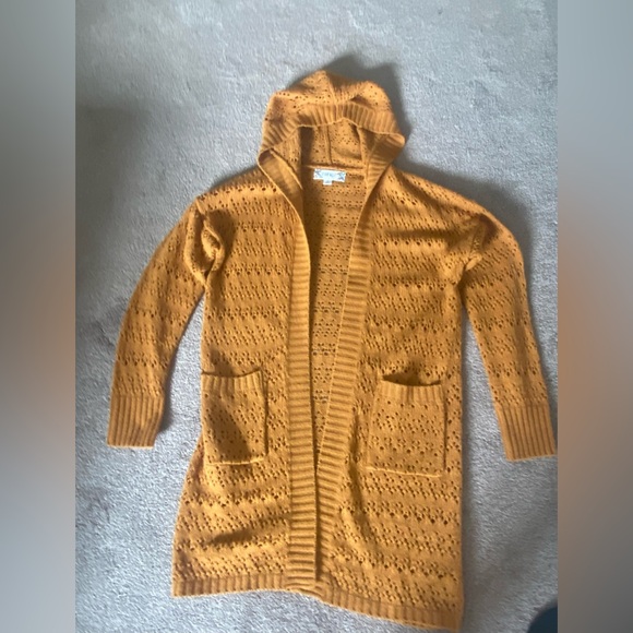 LOTS* All 5 for $40- Women's sweaters size Small to Medium - Picture 4 of 4